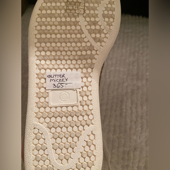 Glitter sneakers, Master of Arts MOA size 6, never been worn - Picture 3 of 5